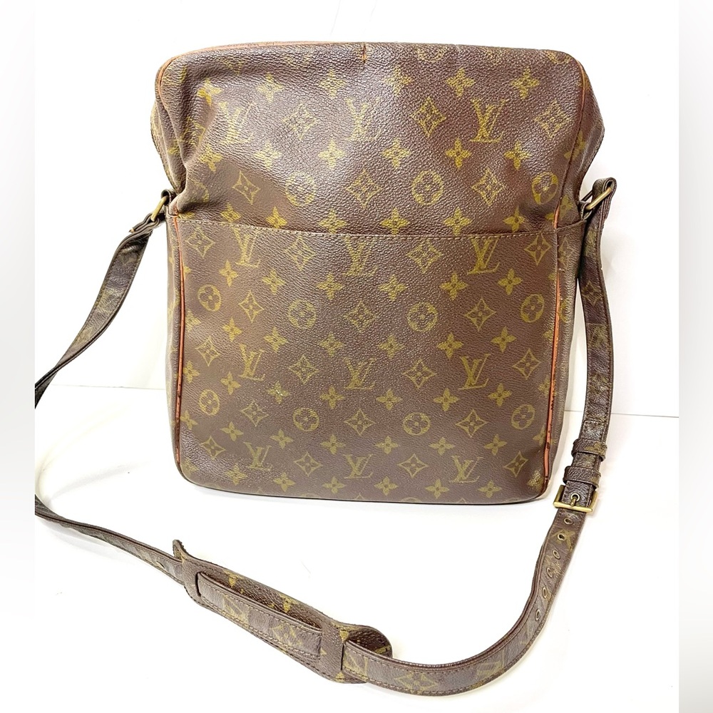 Louis Vuitton Messenger Bag 💯 Authentic! - Picture 4 of 16